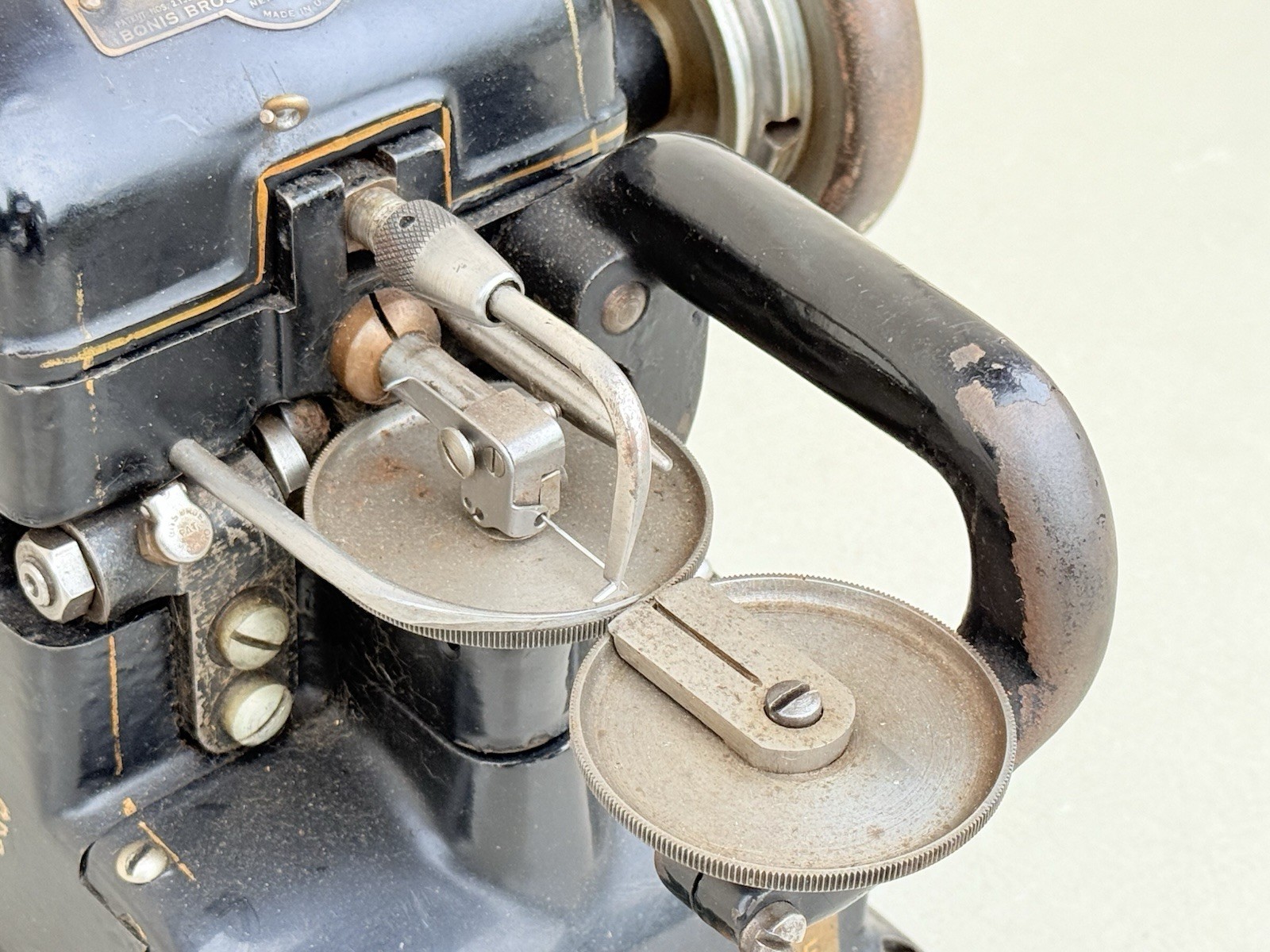 Bonis Industrial “Never-Stop” Fur & Leather Sewing Machine | Made in USA