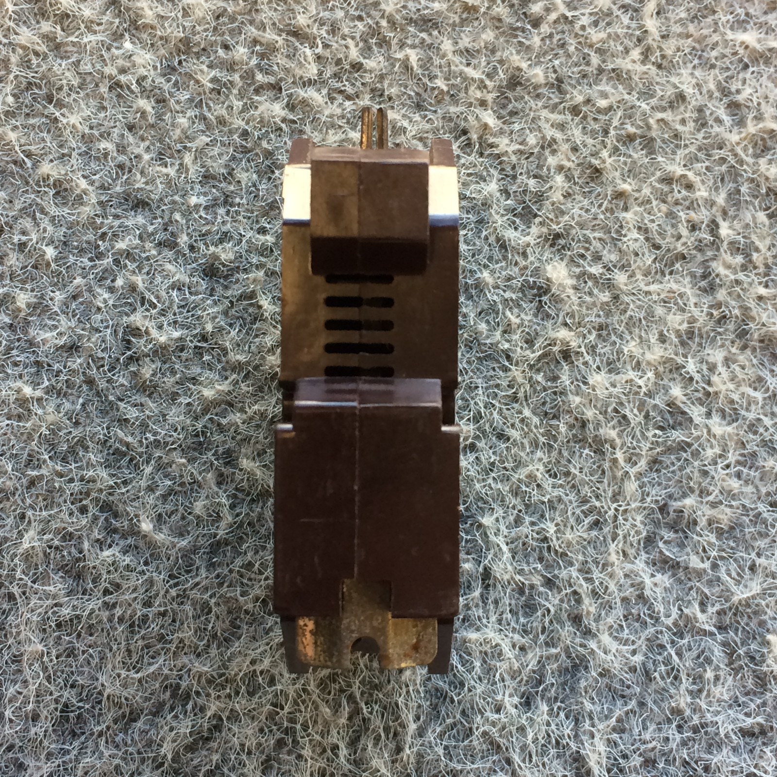 WADSWORTH B1515 A1515 TWIN BREAKER 1-POLE 15A & 1- POLE 15A WA1515 – Flaw –