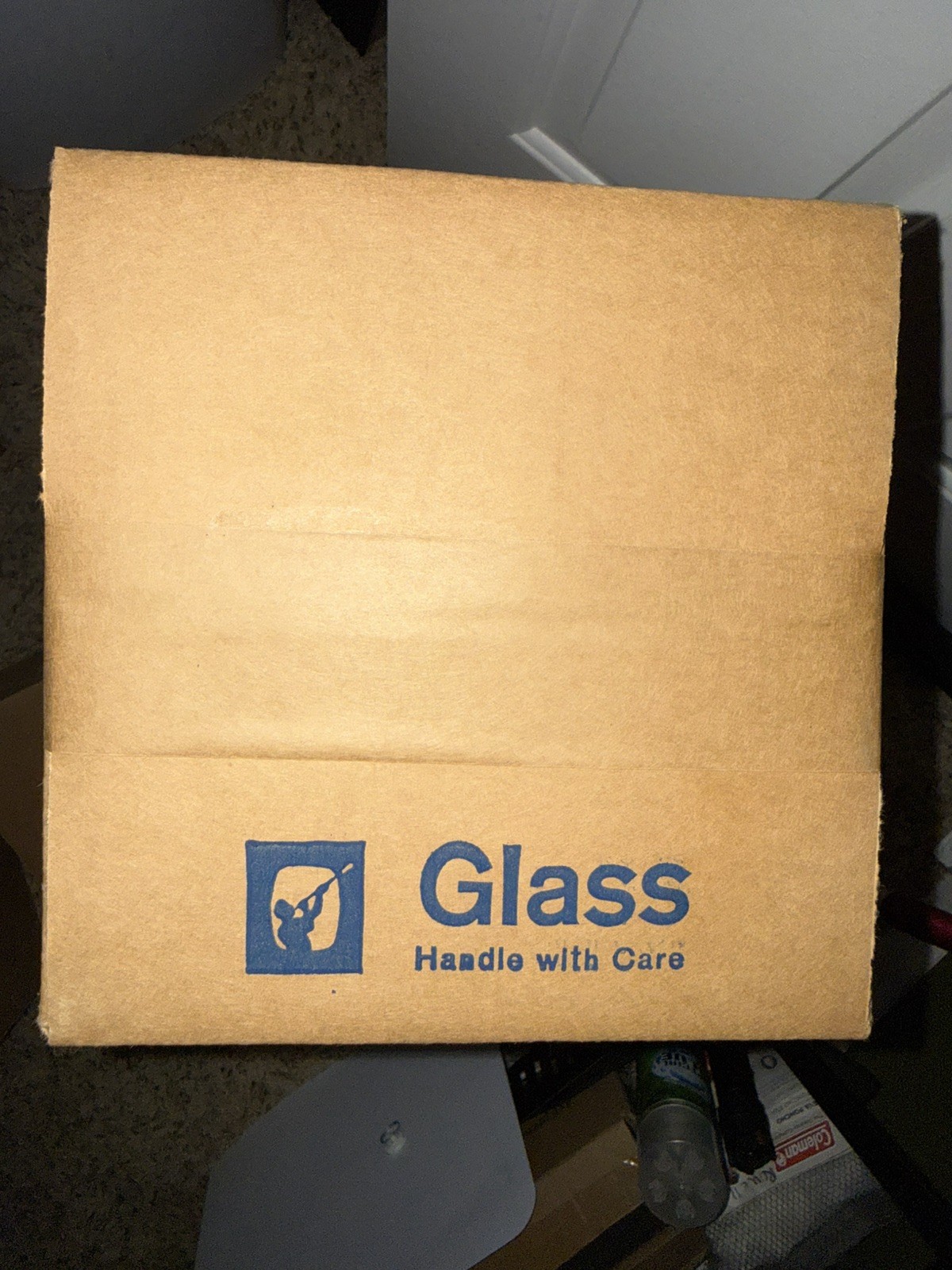 2000ml granulated glass cylinder produced by the PYREX / Corning company