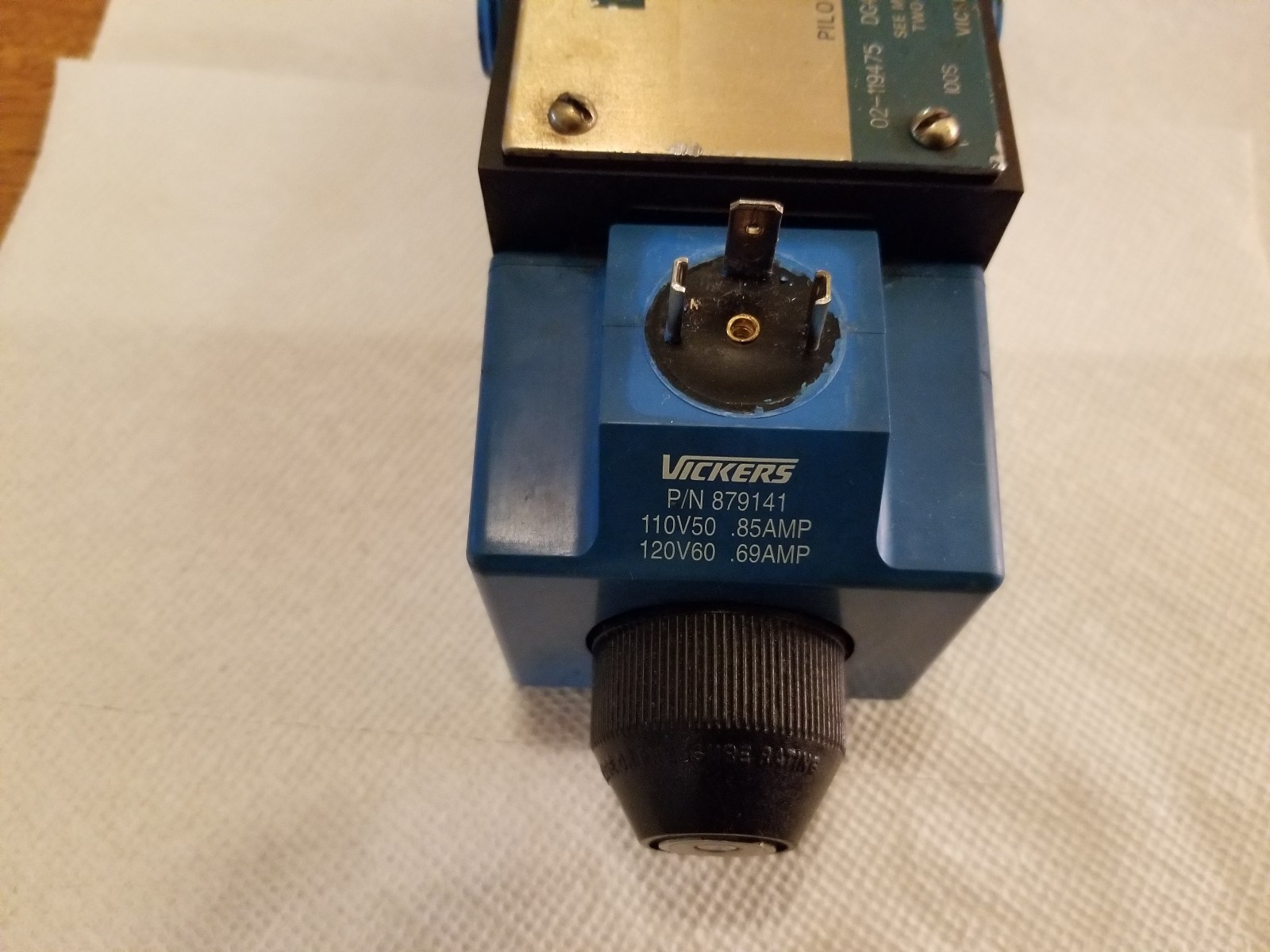 Vickers Pilot Valve 02-119475 DG4S4-016C-U-B-60 110V50 .85amp 120V60 .69amp