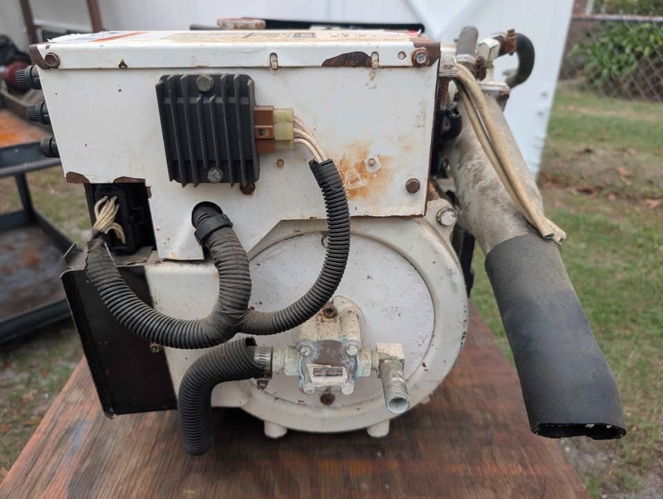 Kohler 7.3ecd Marine Gasoline Generator 7.3 kW , Running Take-Out.