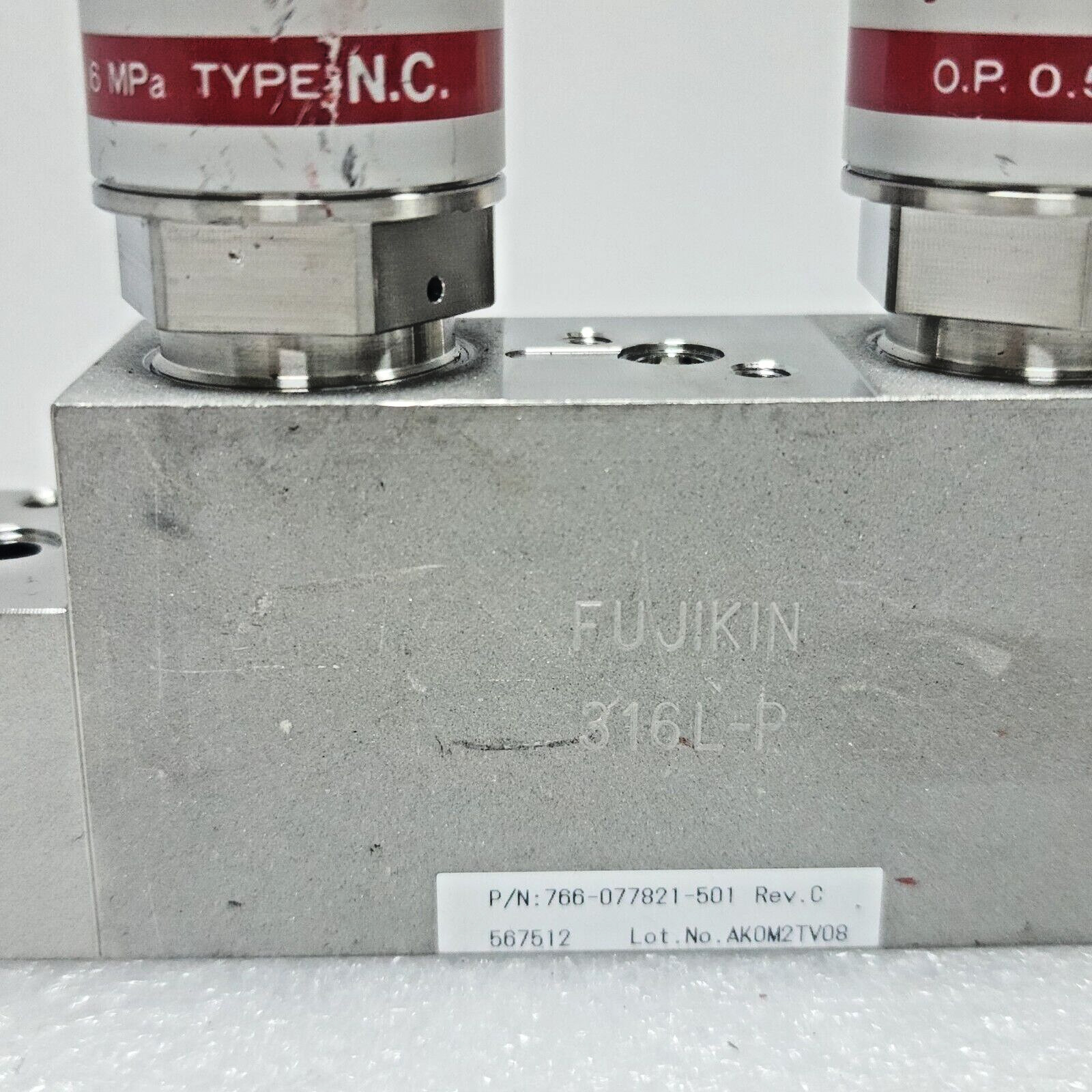 Lam 766-077821-501 R C , C No. 567512, Fujikin 0.5~0.6 Mpa NO Valve Assy,+97157