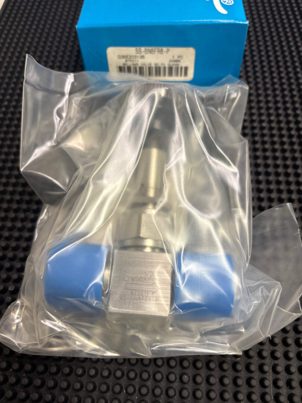 Swagelok SS-BN8FR8-P, 1/2″ Female VCR High Purity Bellows Sealed Valve, EP