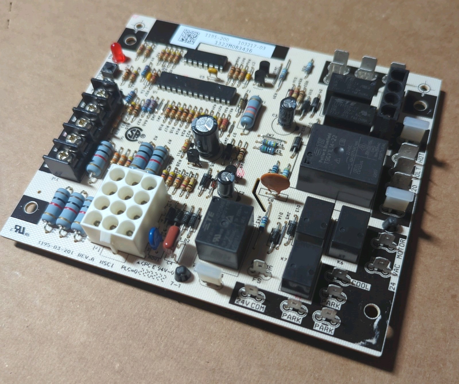 LENNOX 1195-200 Furnace Control Circuit Board 103217-03 1195-83-201 REV. A HSC I