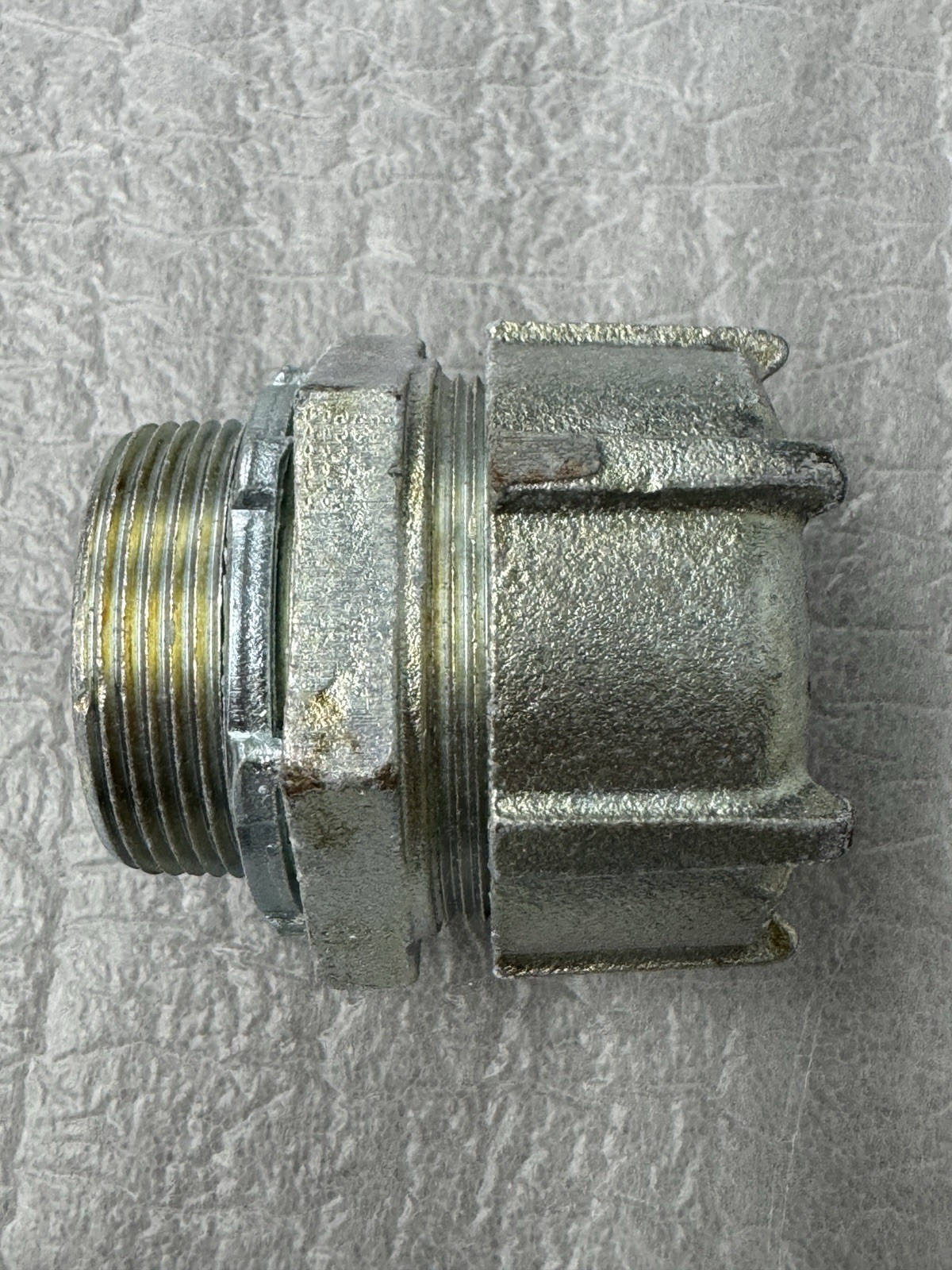Thomas & Betts 5236, Liquidtight Metallic Conn, 1 1/2 In Non-insulated St, 1 PC
