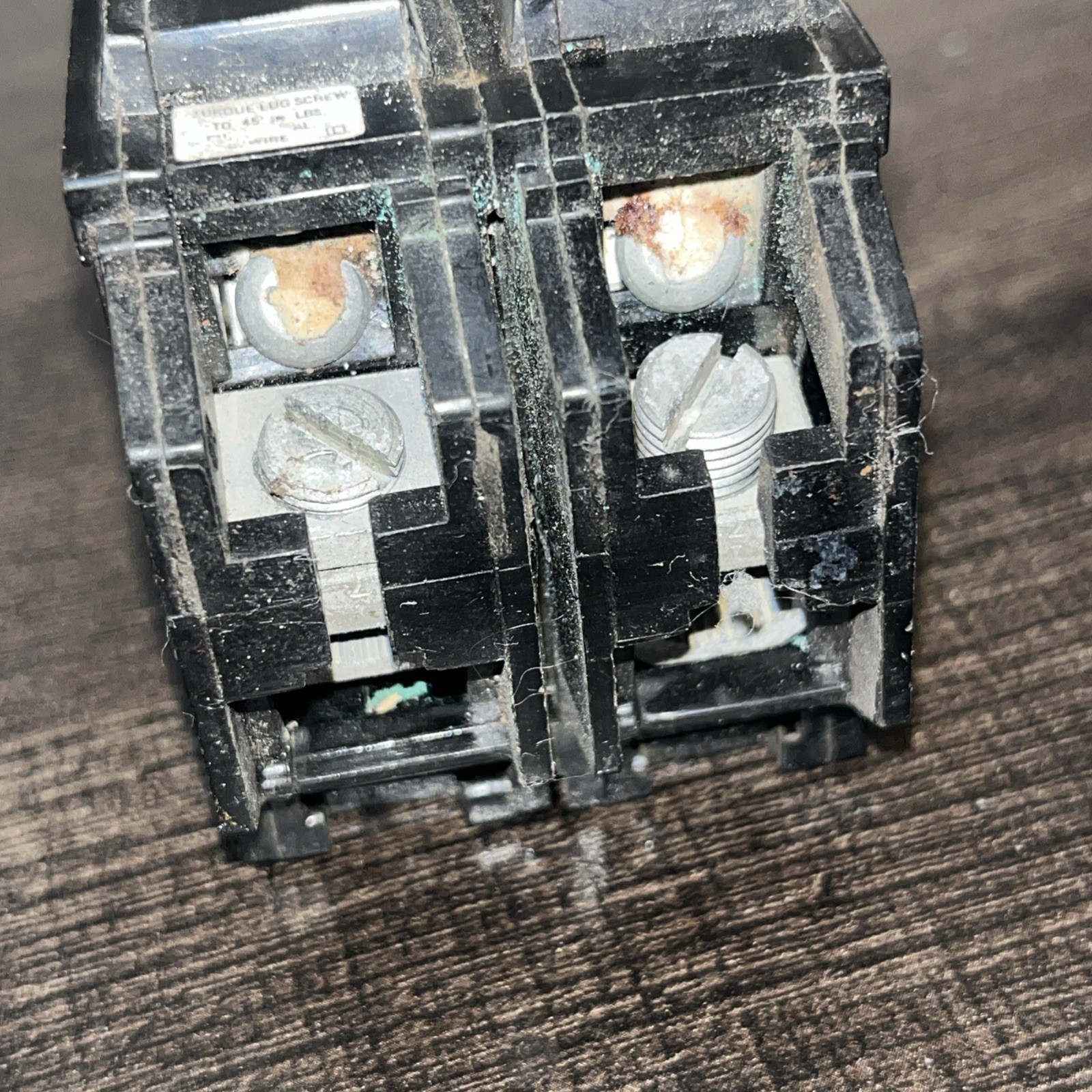 GE THQL21100, 2 Poles, 100 Amps, 120/240 VAC