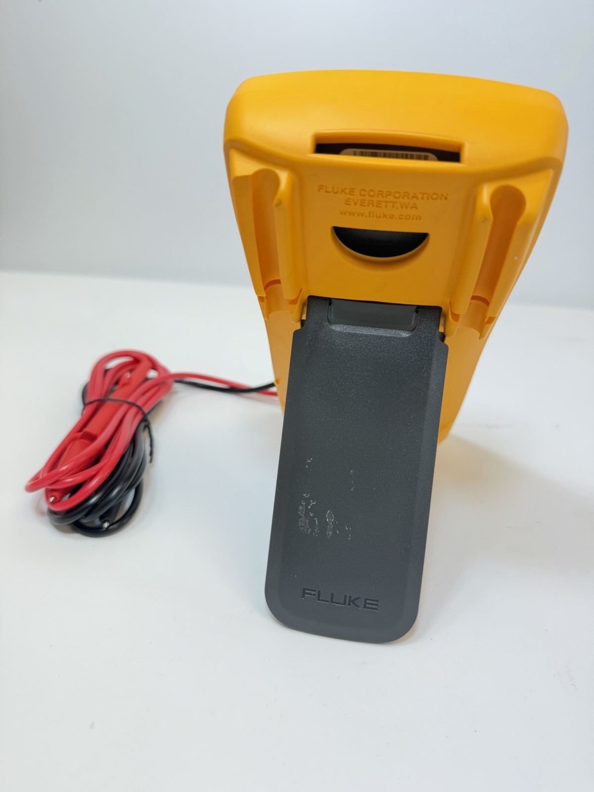 Fluke 15B+ Plus CAT III 600V Digital Multimeter (1000V/10A) – FAST SHIPPING