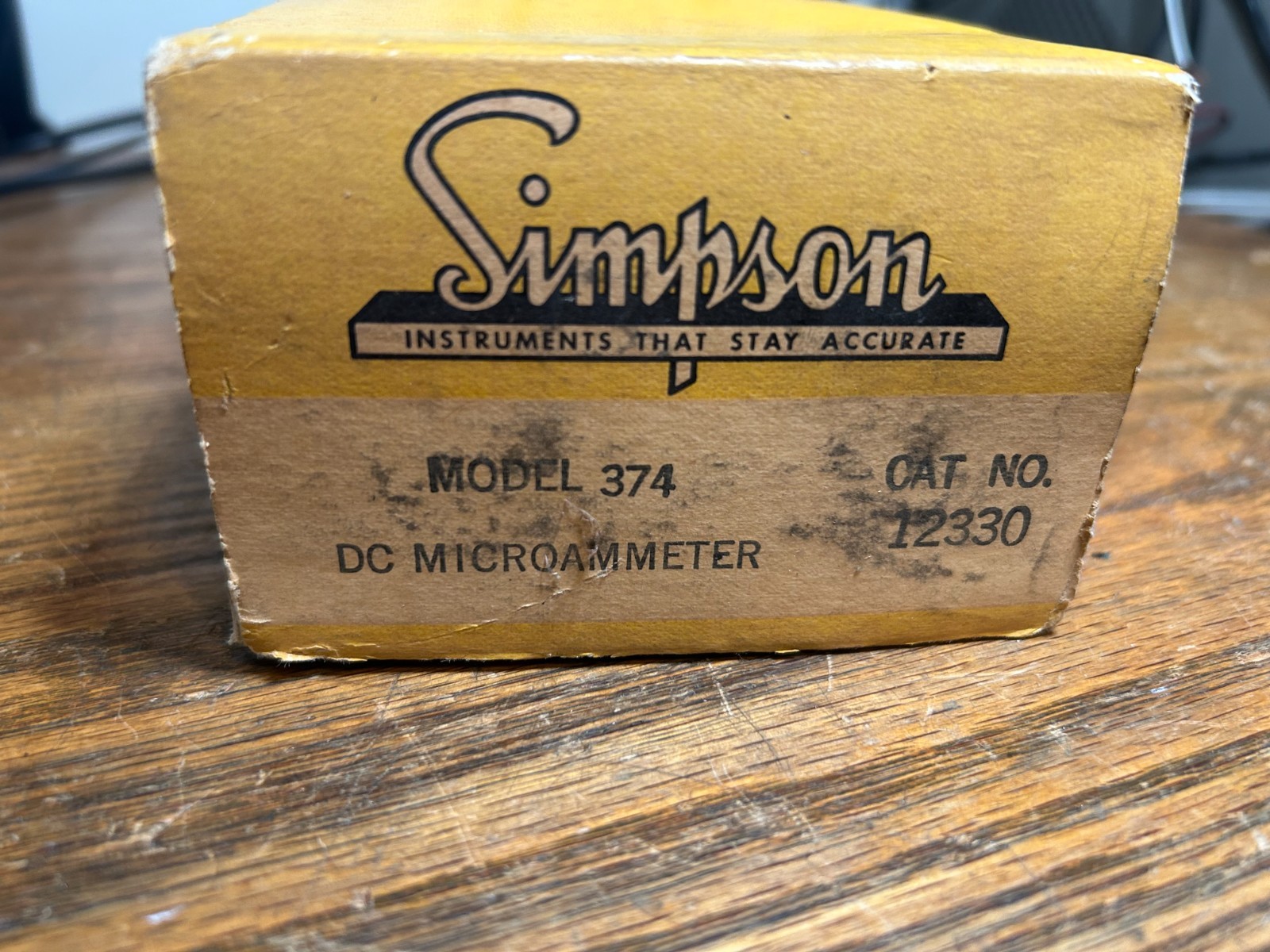Simpson 377 DC Voltmeter Analog Panel Meter 0-1000V Tested Working w/ Box