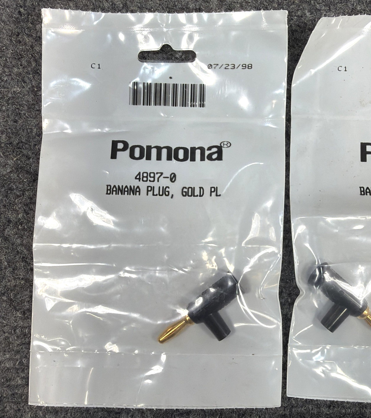 Pomona 4897-0 Banana Plug Solderless & Stackable 15 A Black & Red (Qty. 4)