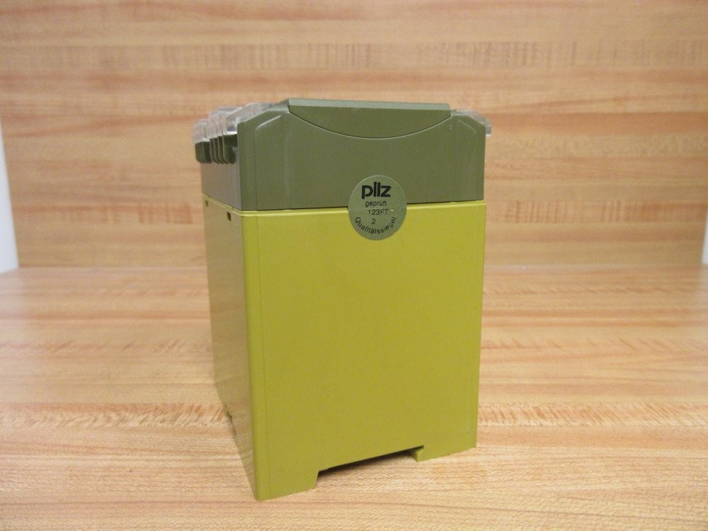 Pilz PNOZ V 30S 24 VDC 47490 Safety Relay PNOZV30S24VDC47490 W/O Mounting Tab
