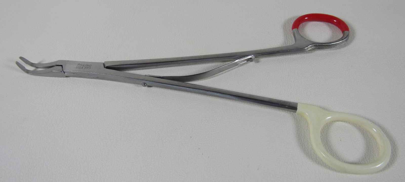 Teleflex Pilling 12-1534 Open Ligating Clip Applier 8″ Small Light Sharp Curved