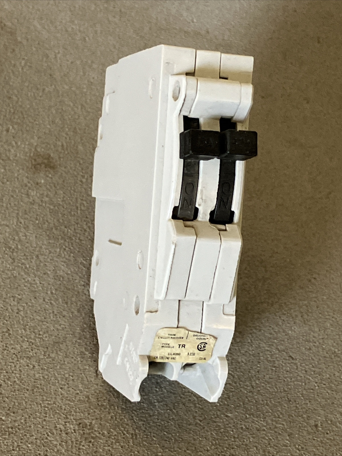 GE TR1540 TR4015 2 Pole 15 40 Amp 120/240V Twin Tandem Circuit Breaker TRP1540