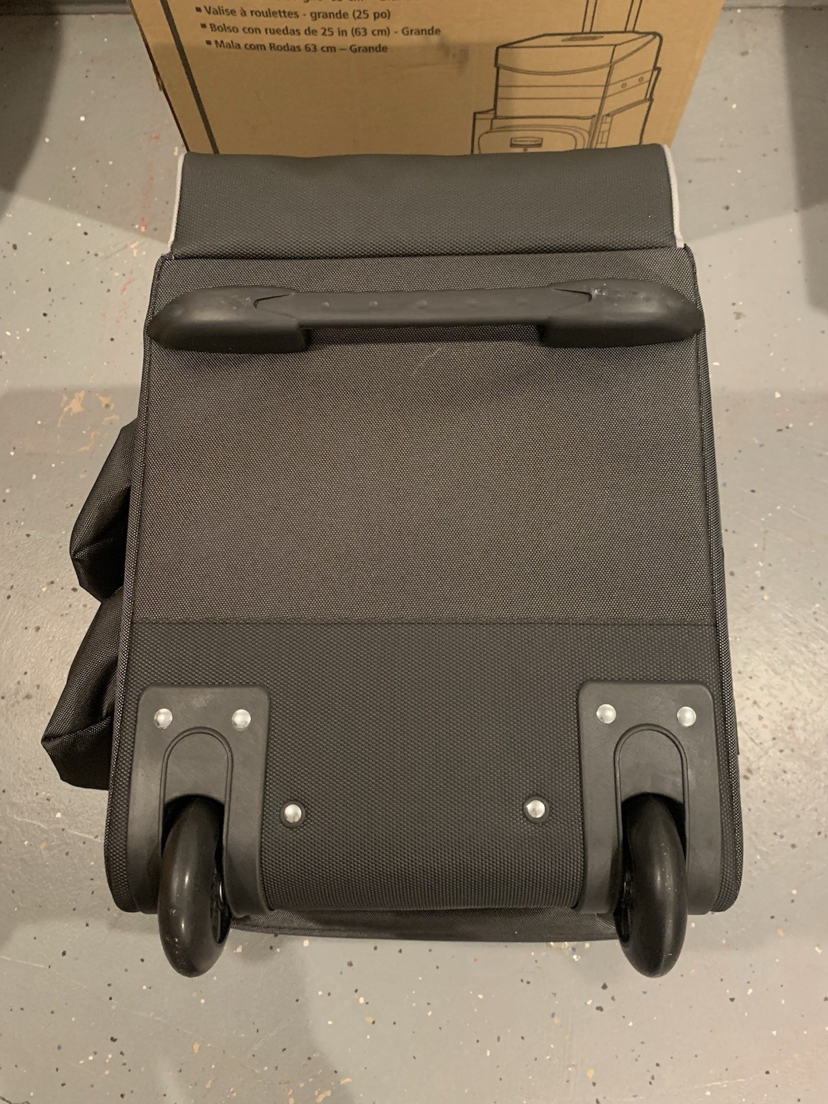 Rubbermaid Commercial Products Executive Series Quick Carts, Large, Dark Gray