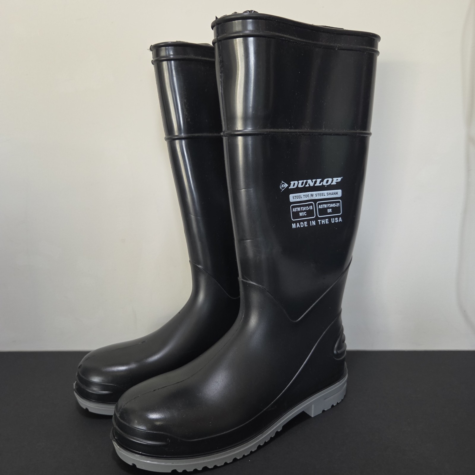 Dunlop Women’s/Men’s Rubber Boot, Steel Toe, 16″ Height, Black, Size M-6 W-8