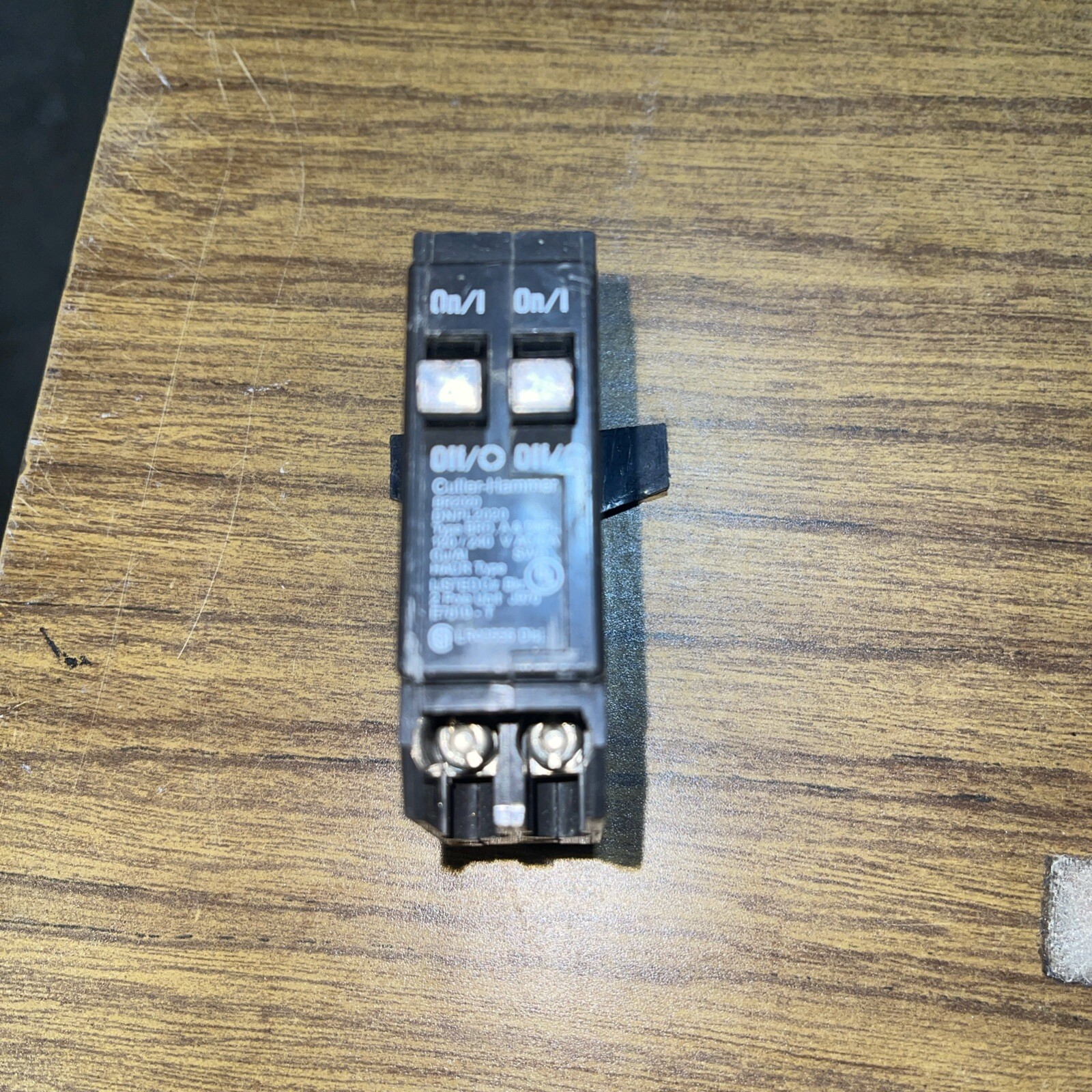 EATON CUTLER HAMMER BR2020 20 Amp 2 Pole Tandem Circuit Breaker DNPL2020