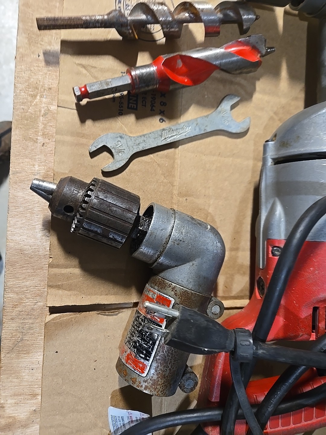 Milwaukee 1001-1 1/2 Right Angle Drill 500 RPM w/ Case And Extras Head And Bits
