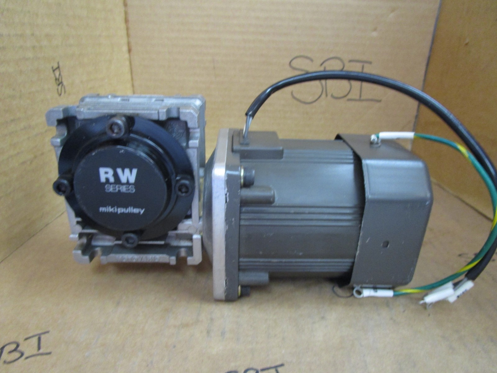 Panasonic Gear Motor MZ9M90S4Y1 3PH 220V 1625r/min w. Miki Pulley RWF30 20:1 New