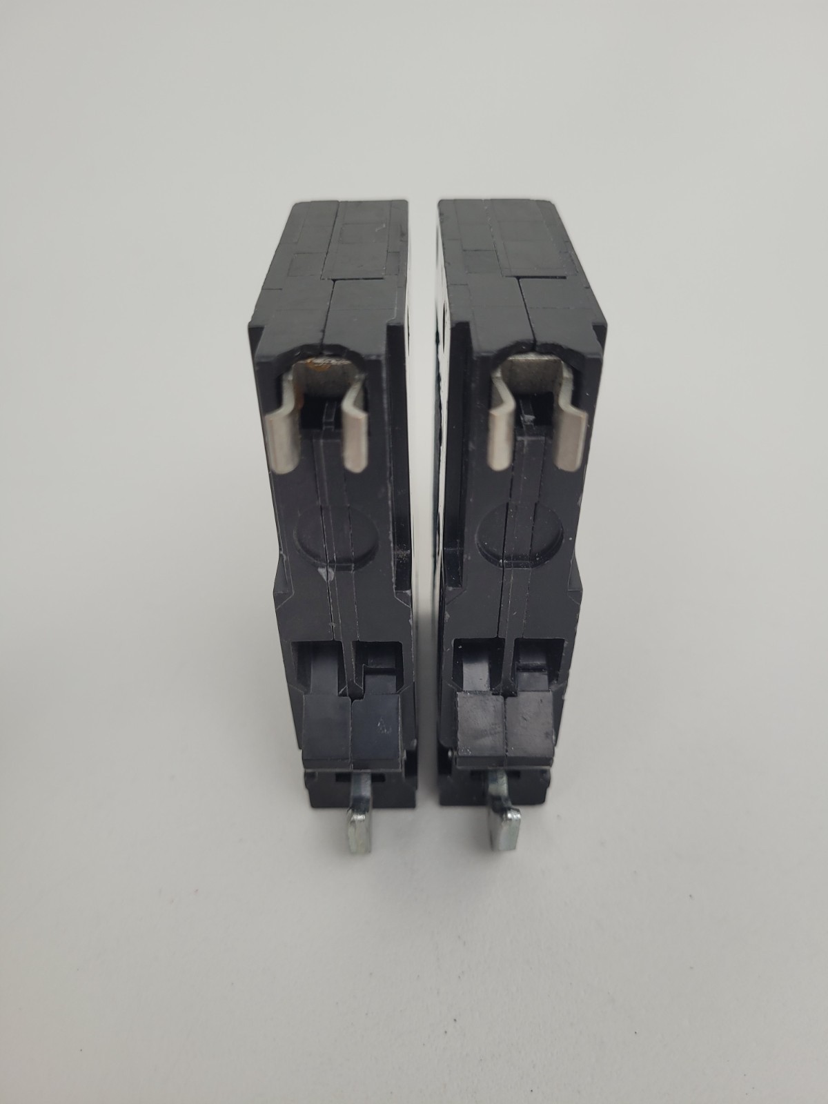 Lot of 2 – QOT2020 Square D 20 Amp 1 pole Circuit Breaker – Next Day Option