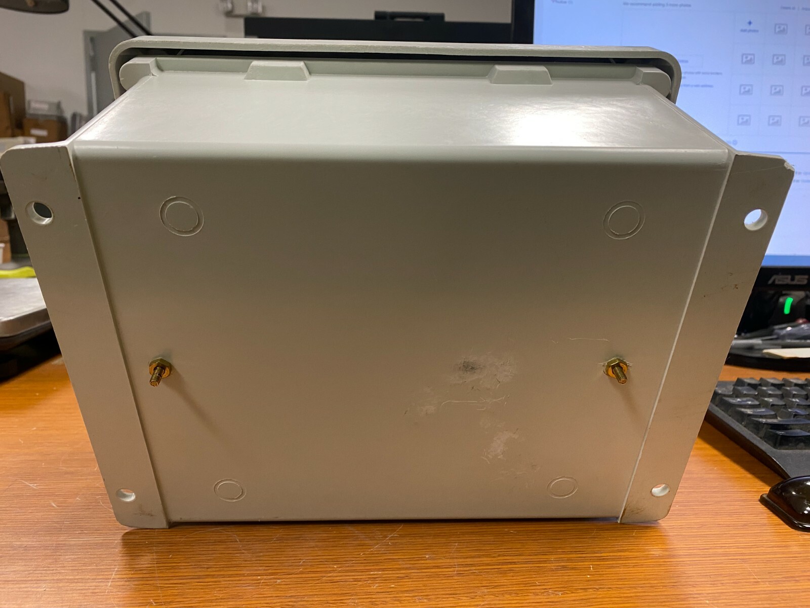 👀 VYNCKIER TYPE 4X ELECTRICAL ENCLOSURE 10″ x 8″ x 4-3/8″ ID CVJ1008NHW