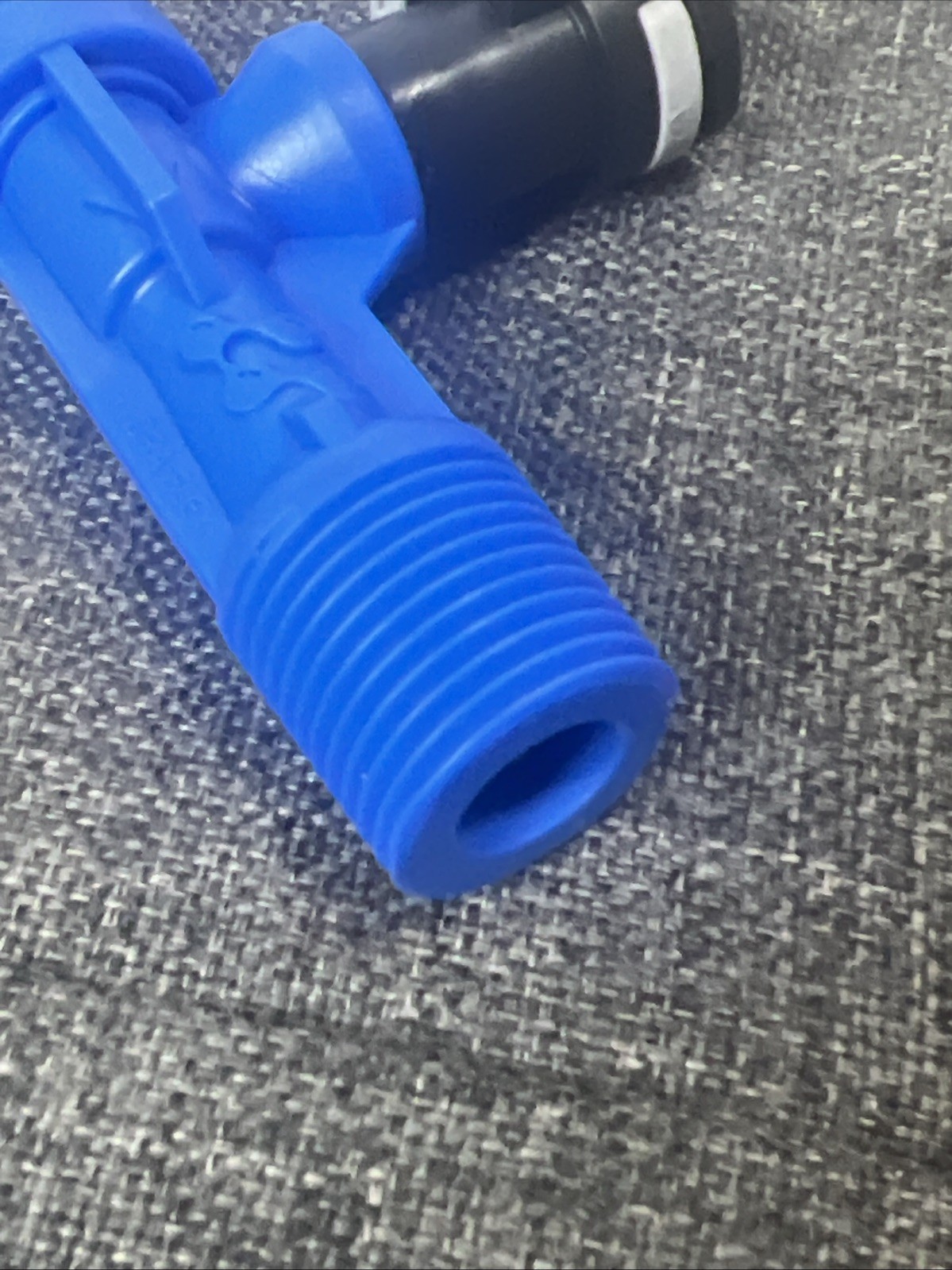 VersaDial 717086 PC2 Composite Quick Connect Injector 2.25 GPM 1 Barb Dark Blue