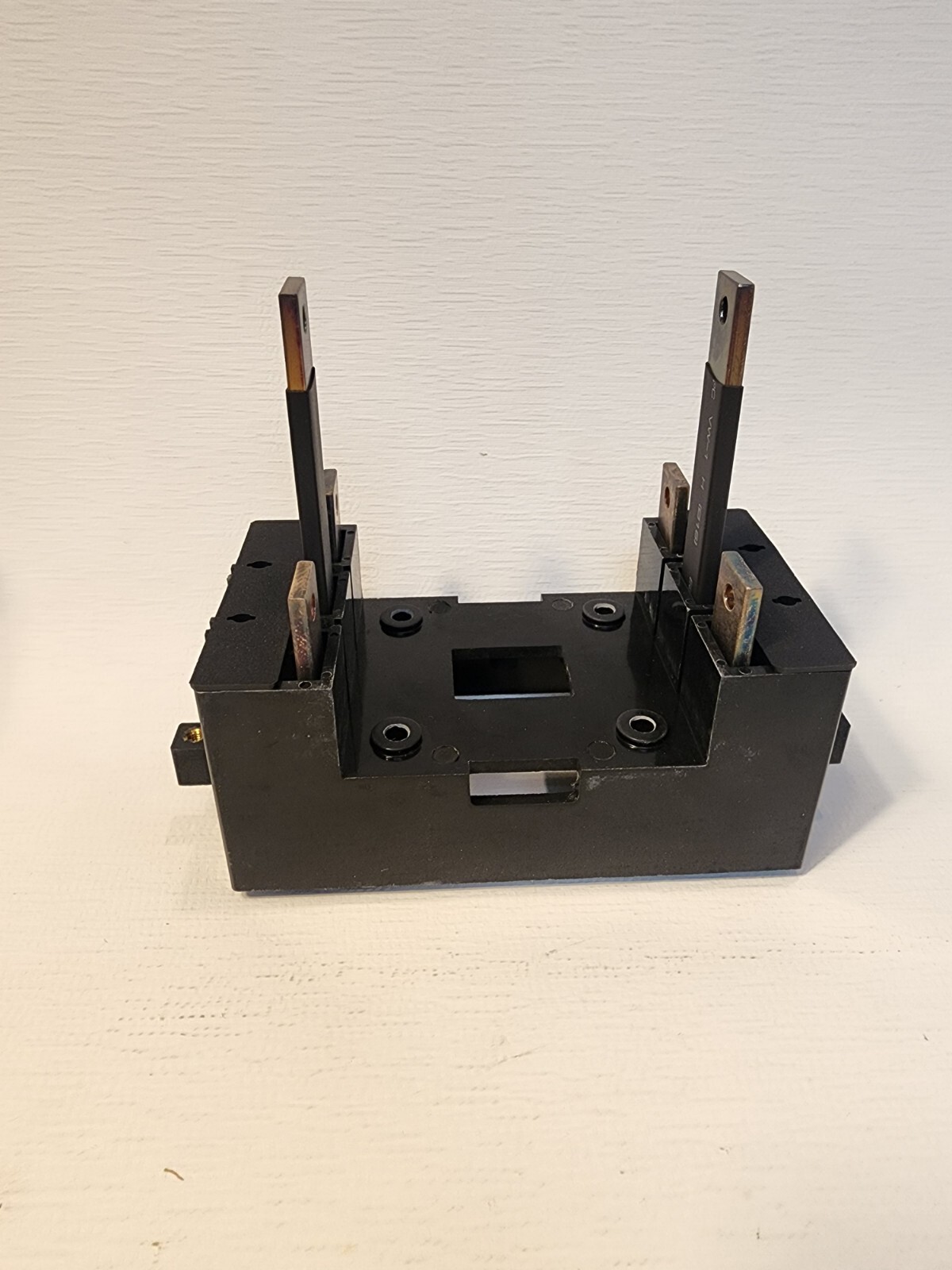 Siemens PCBERC3 – Plug in Mounting Assembly for EG Breaker Frame – 3 Pole