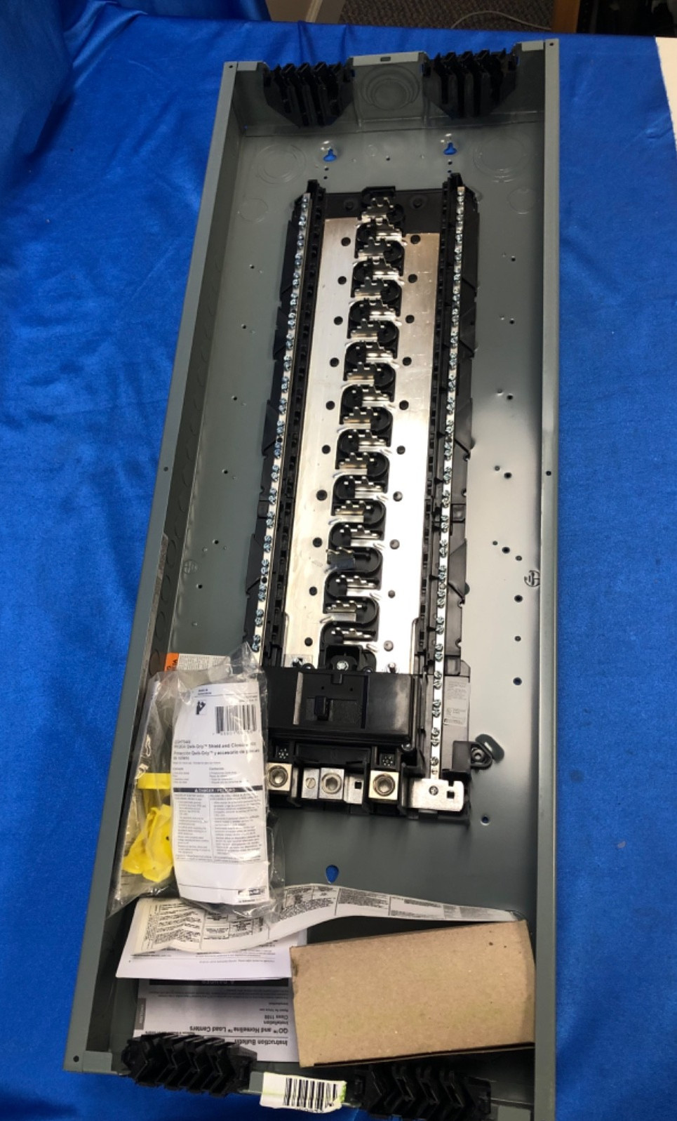 Square D HOM4080M200PC 200A 40 Space 80 Circuit Indoor Load Center No Cover