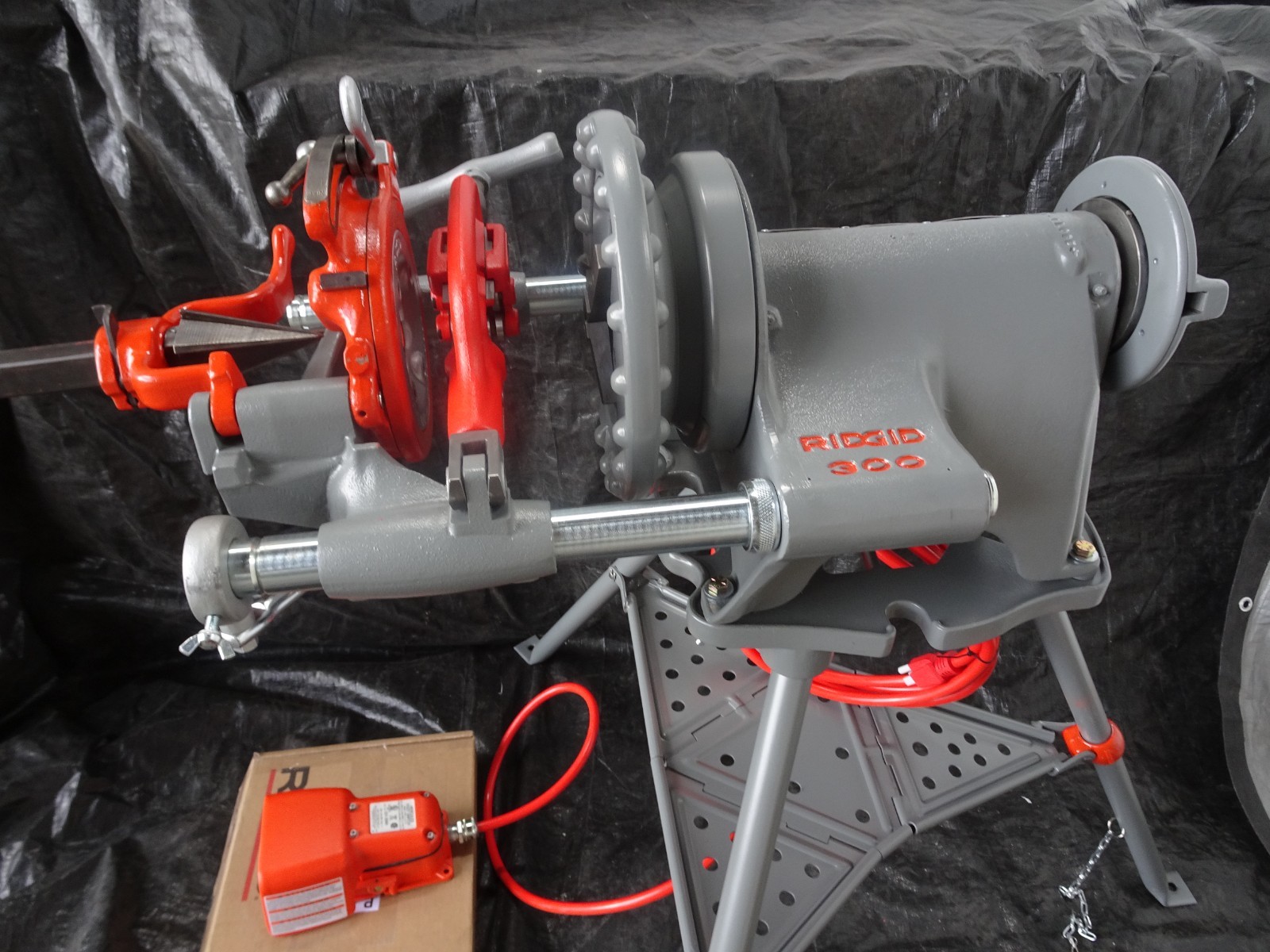 RIDGID 41855, Complete Ridgid 300 Pipe Threading Machine, Refurbished!