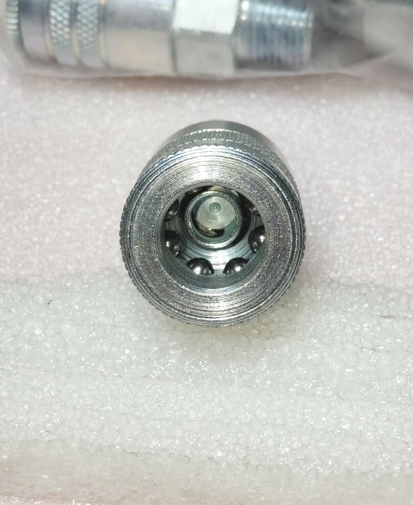 Lot of 3 – Parker 24 Coupler Body,Steel,Mnpt,3/8 In. Pipe