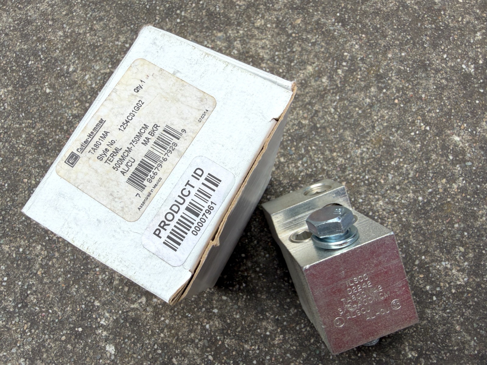 Cutler Hammer ILSCO TA800MA2 Lug 500-750 MCM AL/CU 800A Breaker Terminal -NEW-