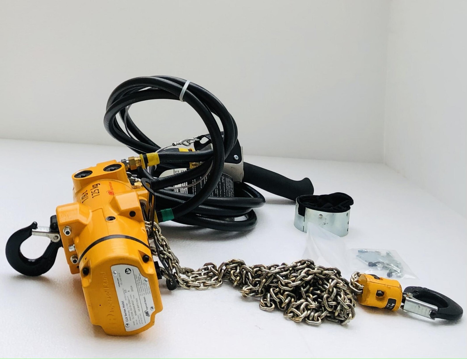 Ingersoll Rand CL125K-2C10-C6U Pneumatic Air Chain Hoist 1/8 Ton 125 Kgs 10 Ft.