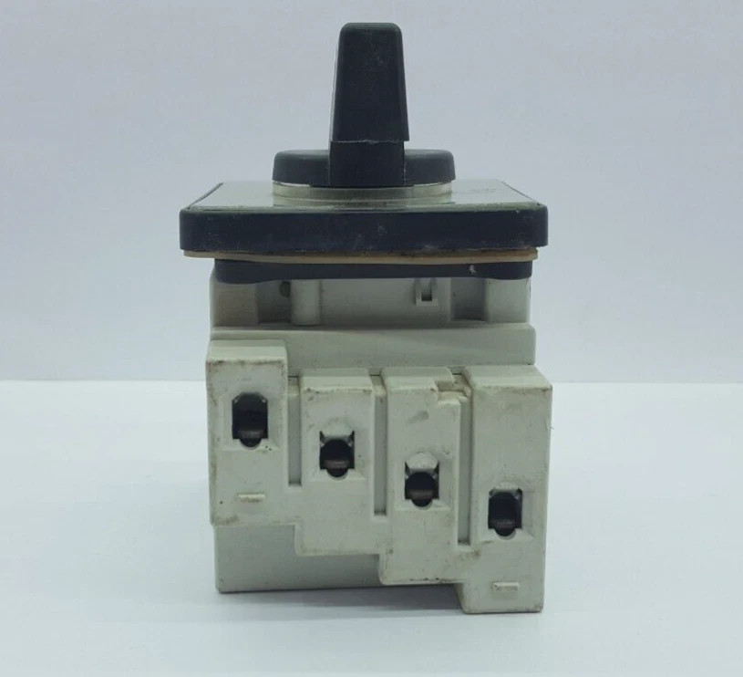 IMO SI32-PM64-4 PANEL MOUNT DC21B SWITCH IP20 NEMA 3R 4 POLE 32A 1000V