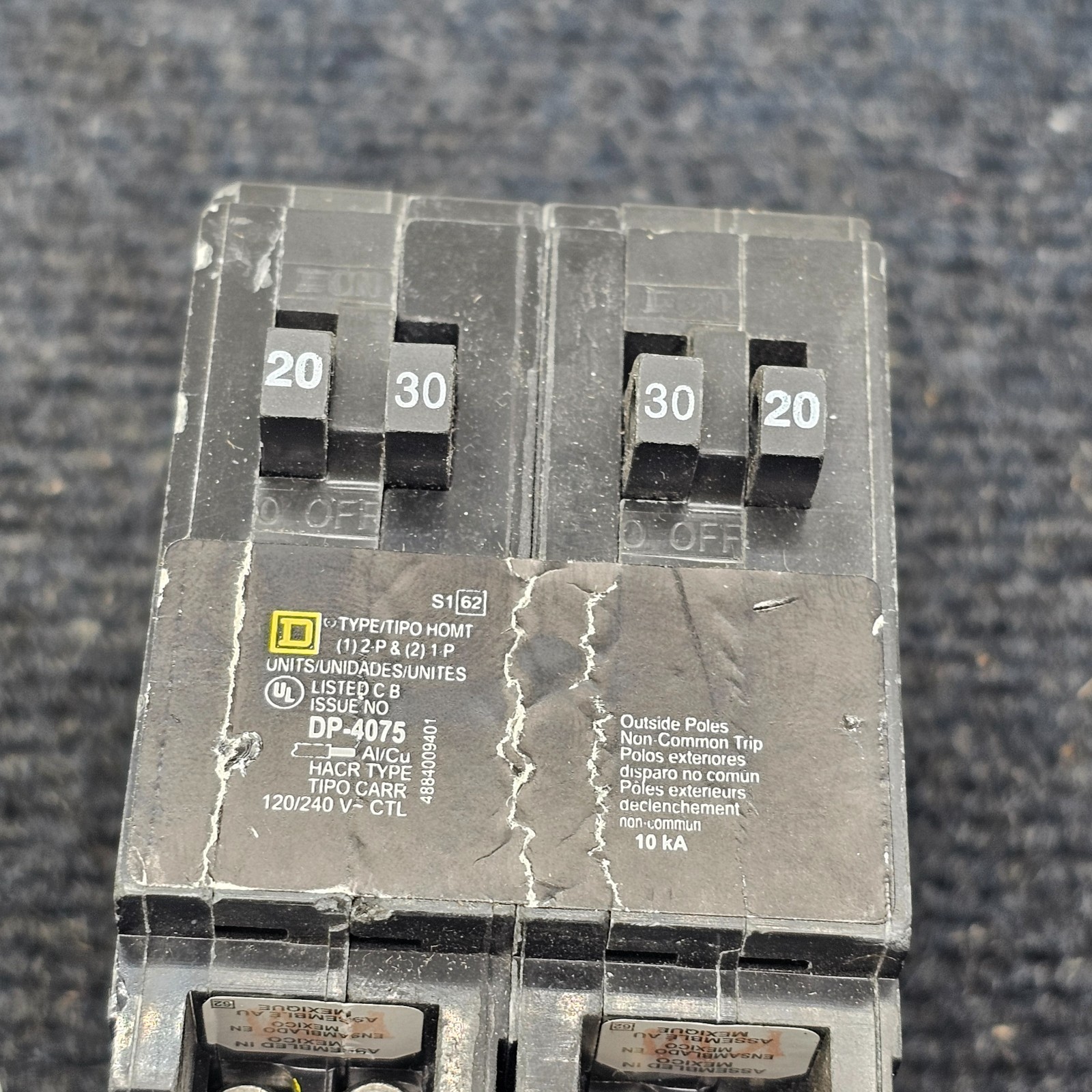 SQUARE D HOMT2020230CP Quad Two 1 Pole 20 Amp 1 2P 30A Plug In Breaker