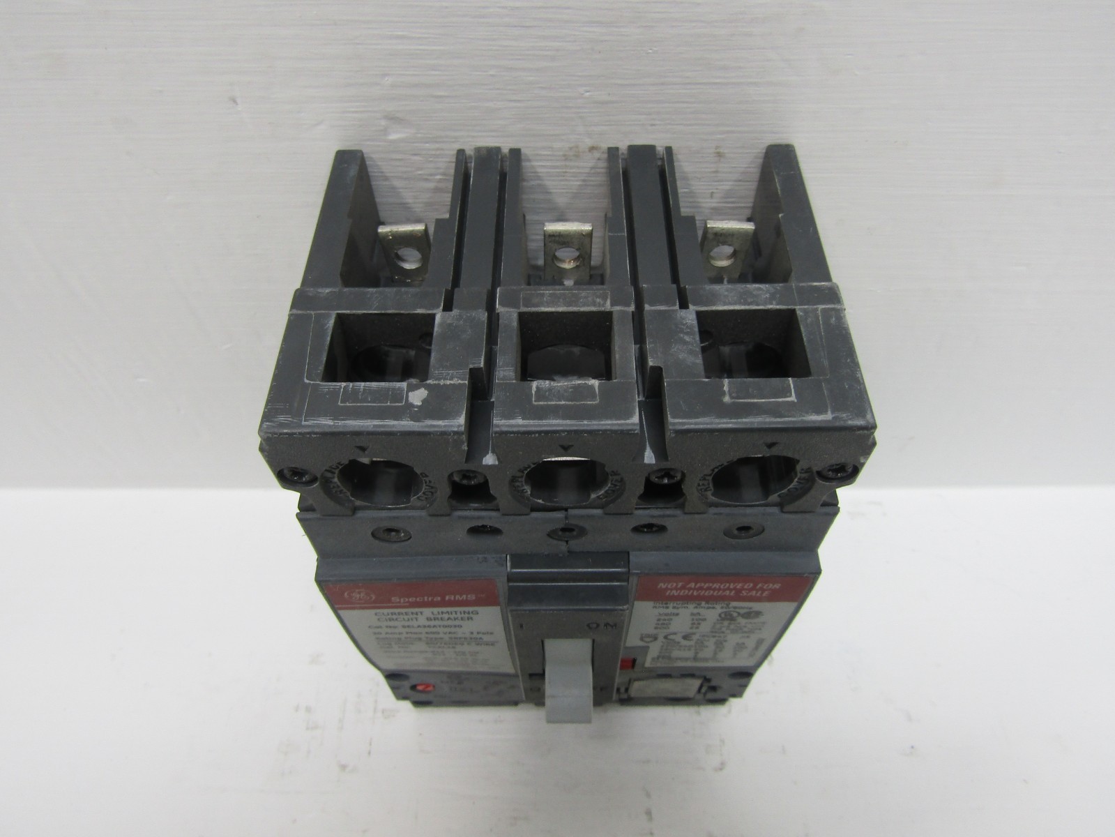 GE SELA36AT0030 30 Amp 600V 3-Pole Spectra Circuit Breaker 30A Plug SRPE30A30