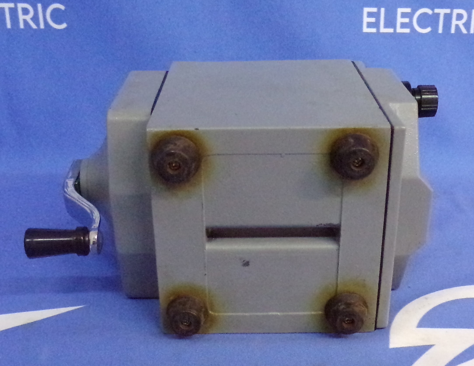UEI INSULATION RESISTANCE TESTER IRT10 1000V 0-1000MΩ 90DAY WARRANTY