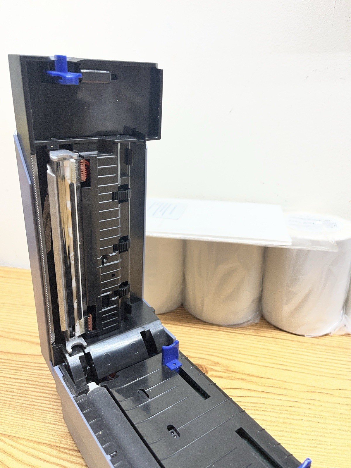 USED- Rollo X1038 USB Thermal Printer Bundle – Includes 1000 4×6 Labels & Cables