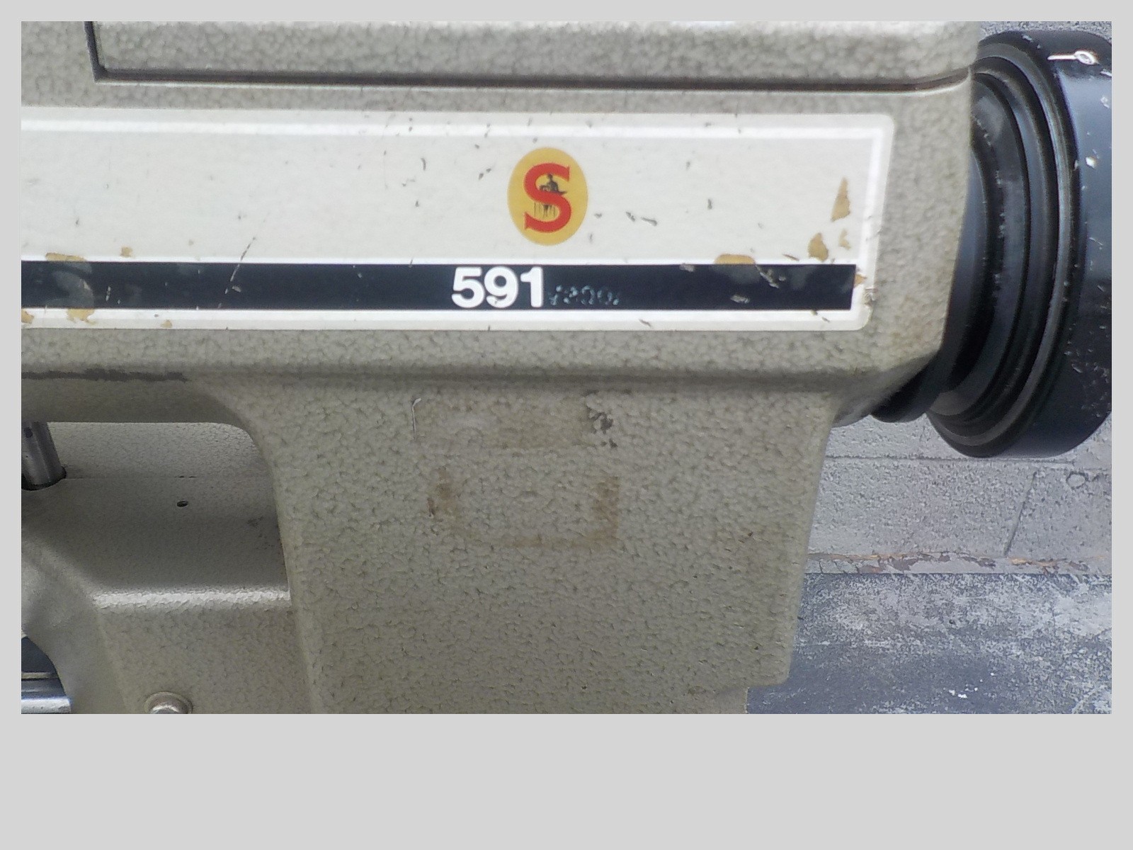 Industrial Sewing Machine Singer 591,one needle with puller ,hemming