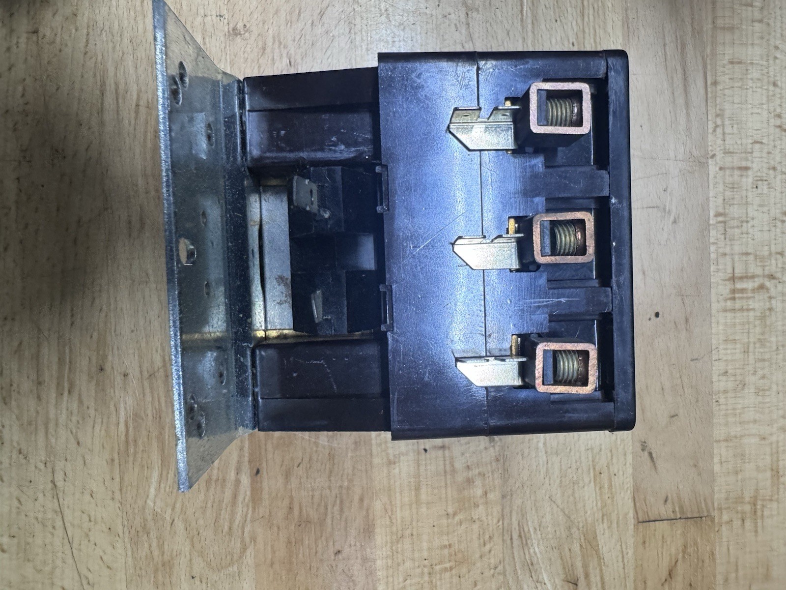 Arrow Hart ACC530U10 62A 600VAC 3-Pole Industrial Contactor Coil 110-120 Volts