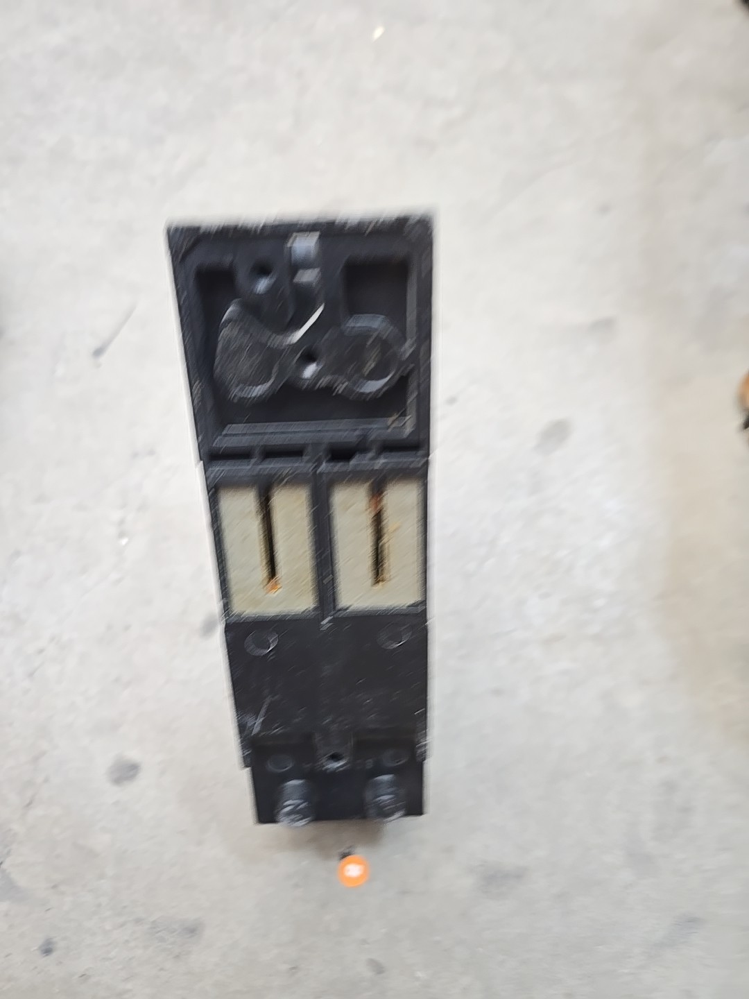 Siemens QN2200RH Main Circuit Breaker 200A 120V 240V 2 Pole QNRH