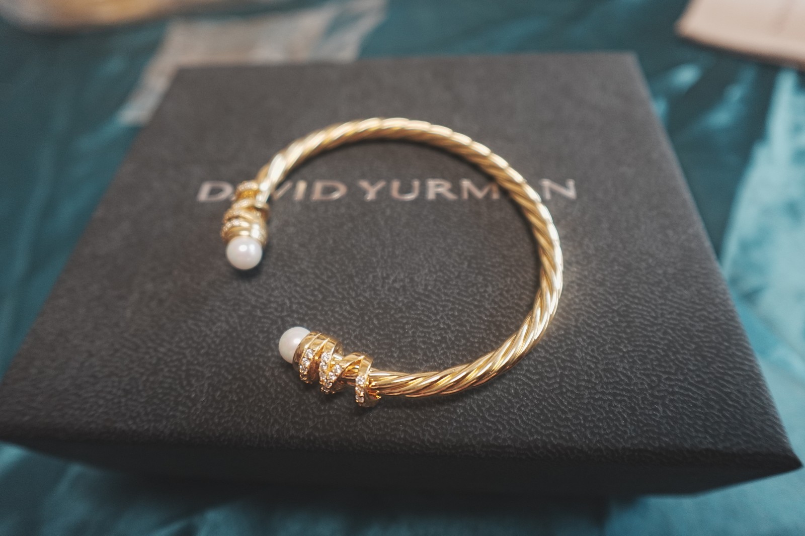 Gift&DAVlDYurman18K&GOLD.4mm Rotating Curved Pearls Head Bracelet M