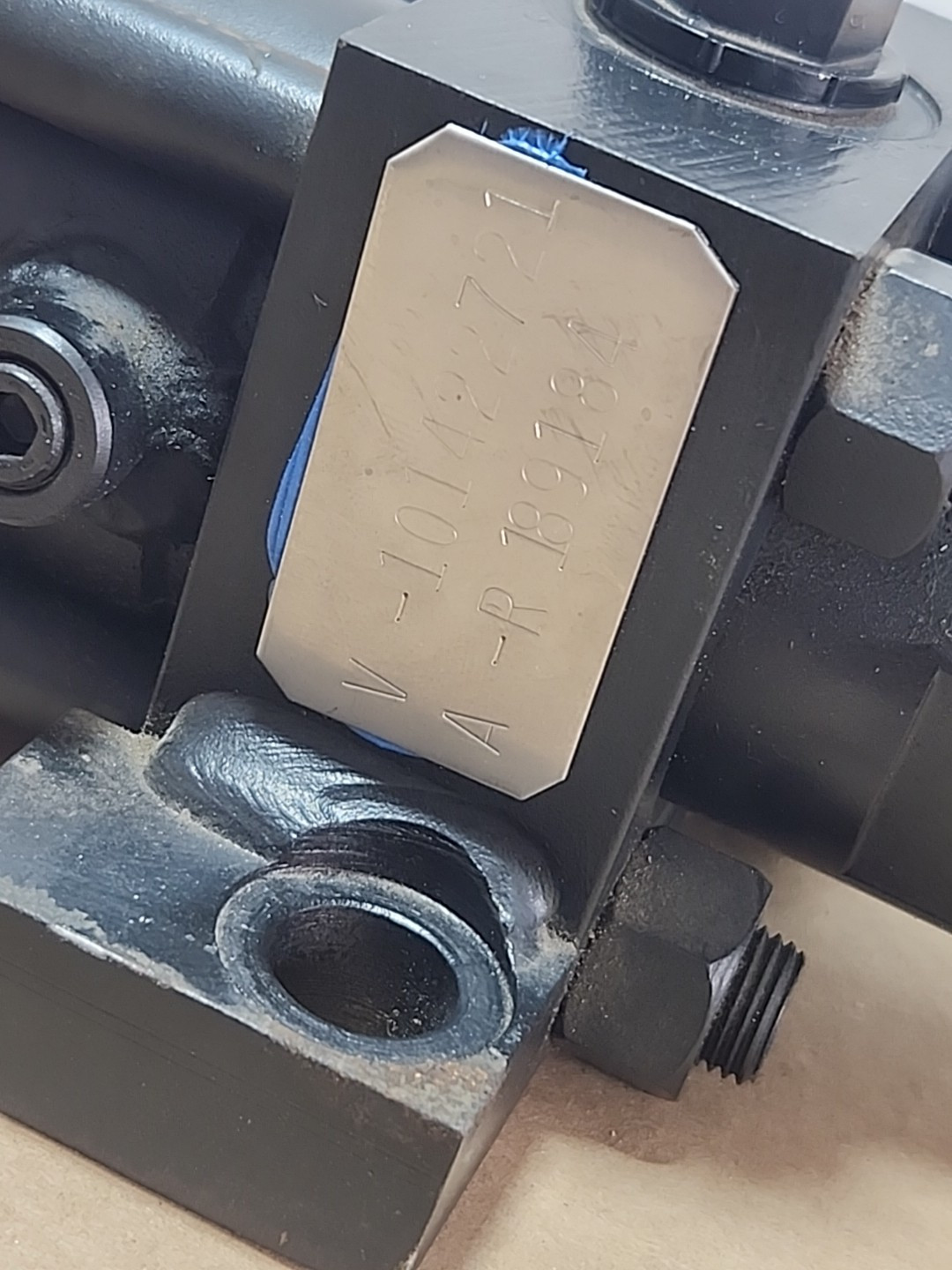 Parker 2HX Electrohydraulic Cylinder Actuator 2″ Bore x 21.5″ 3000Psi + Warranty