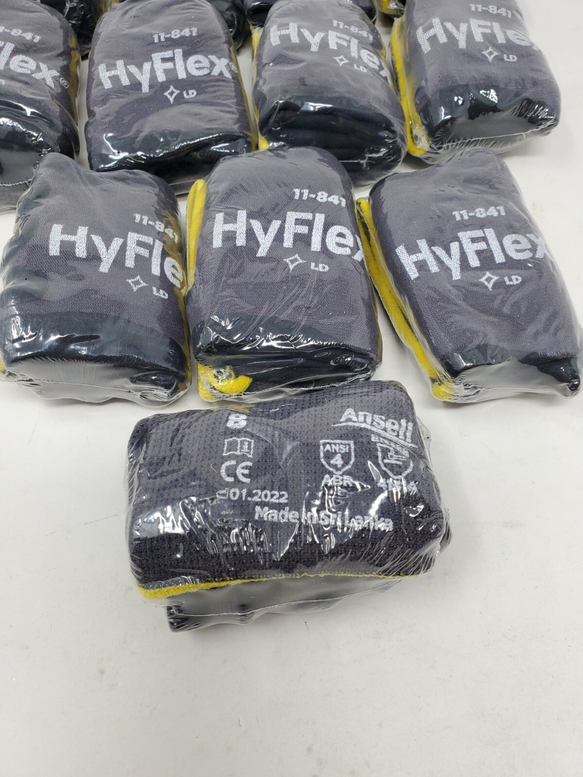 12 pairs Ansell HyFlex 11-841 Foam Nitrile Grip Work Gloves – Size 8 Medium M