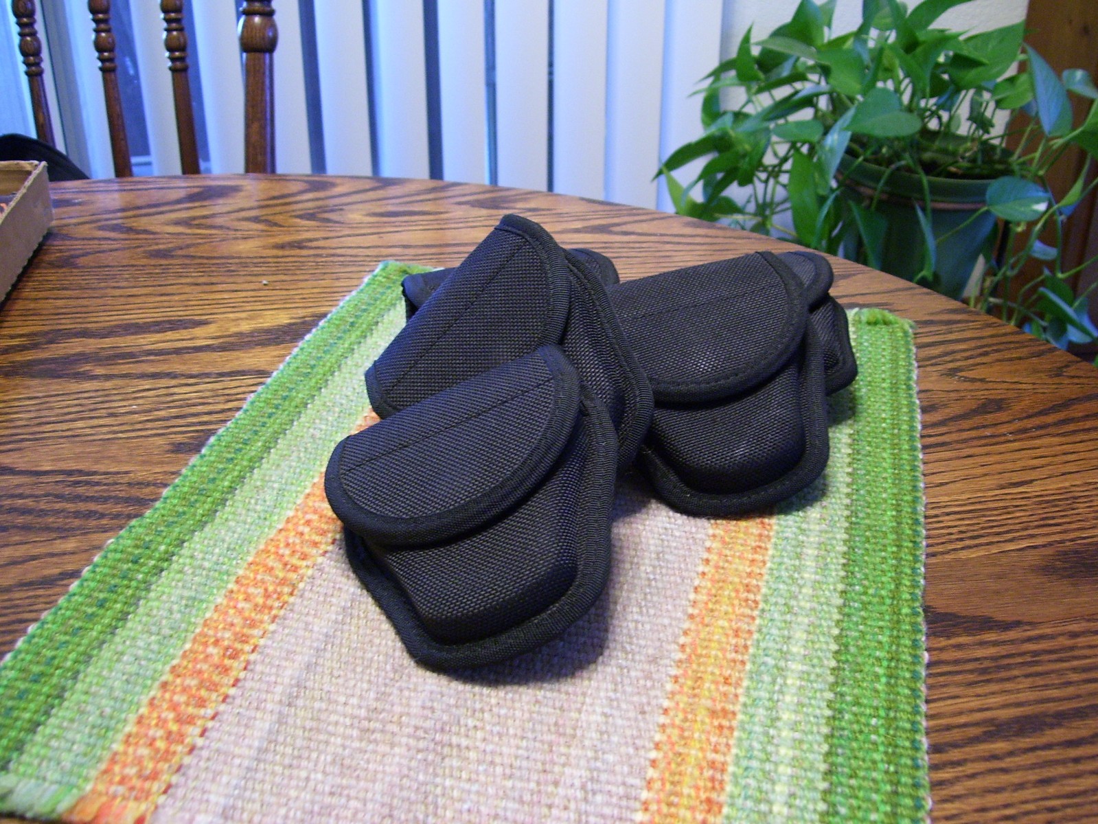 Bianchi AccuMold Sz 1 Blk Nylon Hidden Snap Covered Handcuff Case Holder Holster