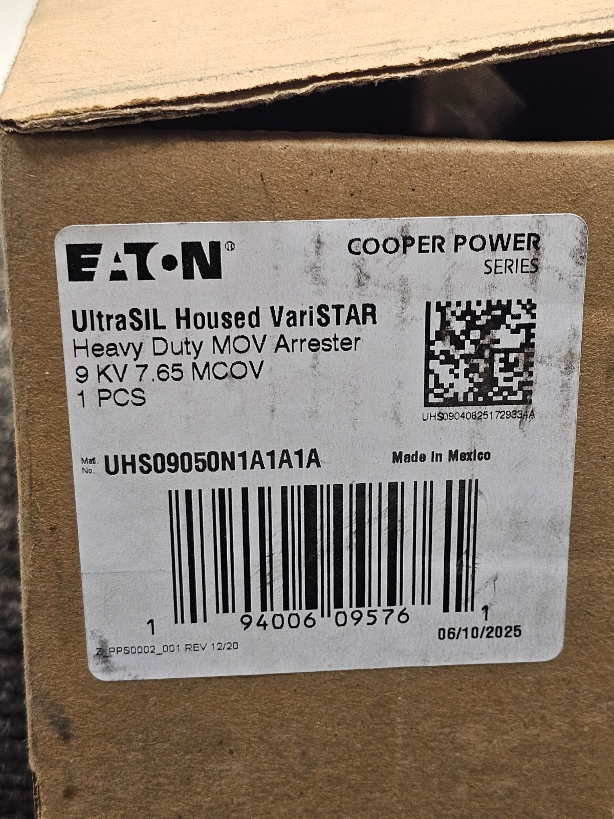 Eaton UHS09050N1A1A1A Cooper Power Series Arrester 50-60 Hz Heavy Duty 9 KV