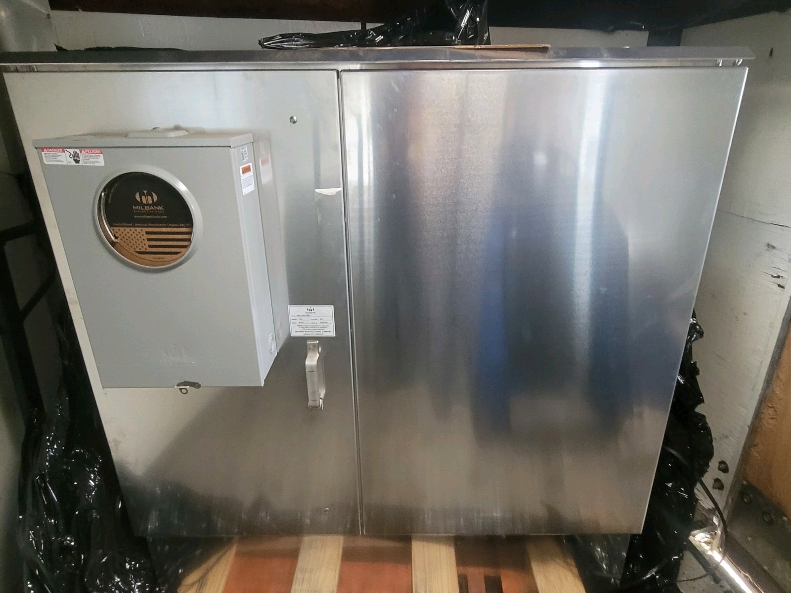 Milbank WEM-1204-13PM 1200A 3/4W 3R Transformer Cabinet 3R W/ 3 Phase Meter