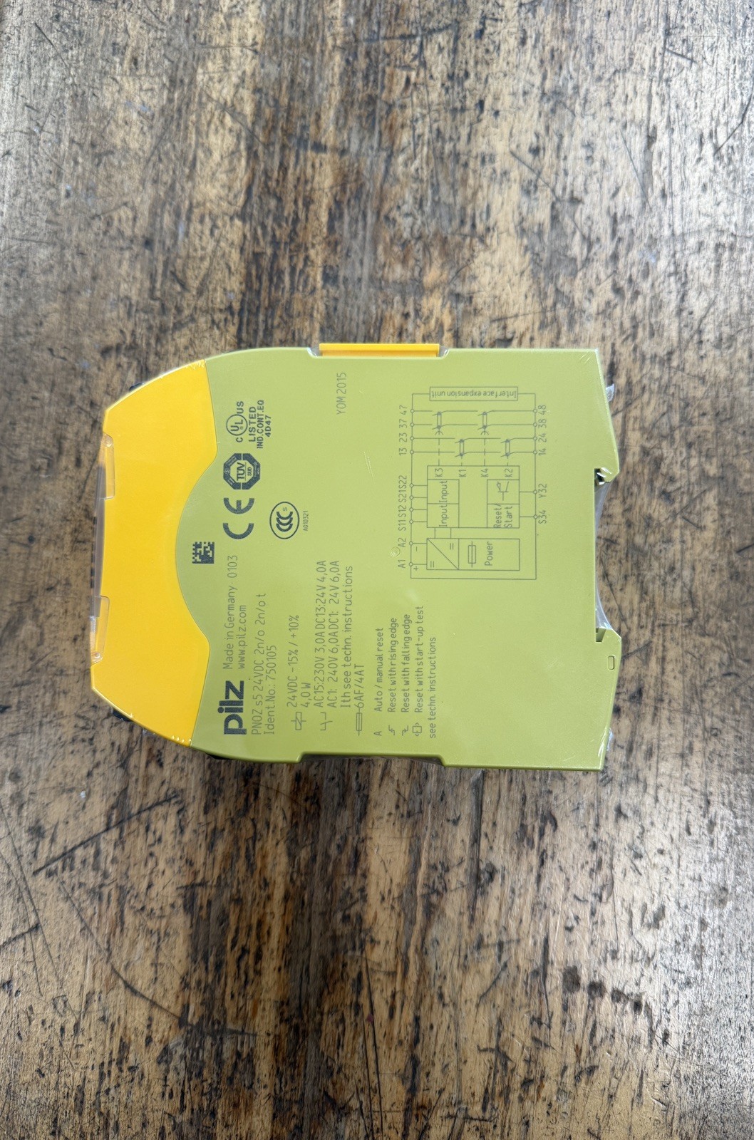 Brand New pilz 750105 PNOZ S5 24VDC Fast delivery