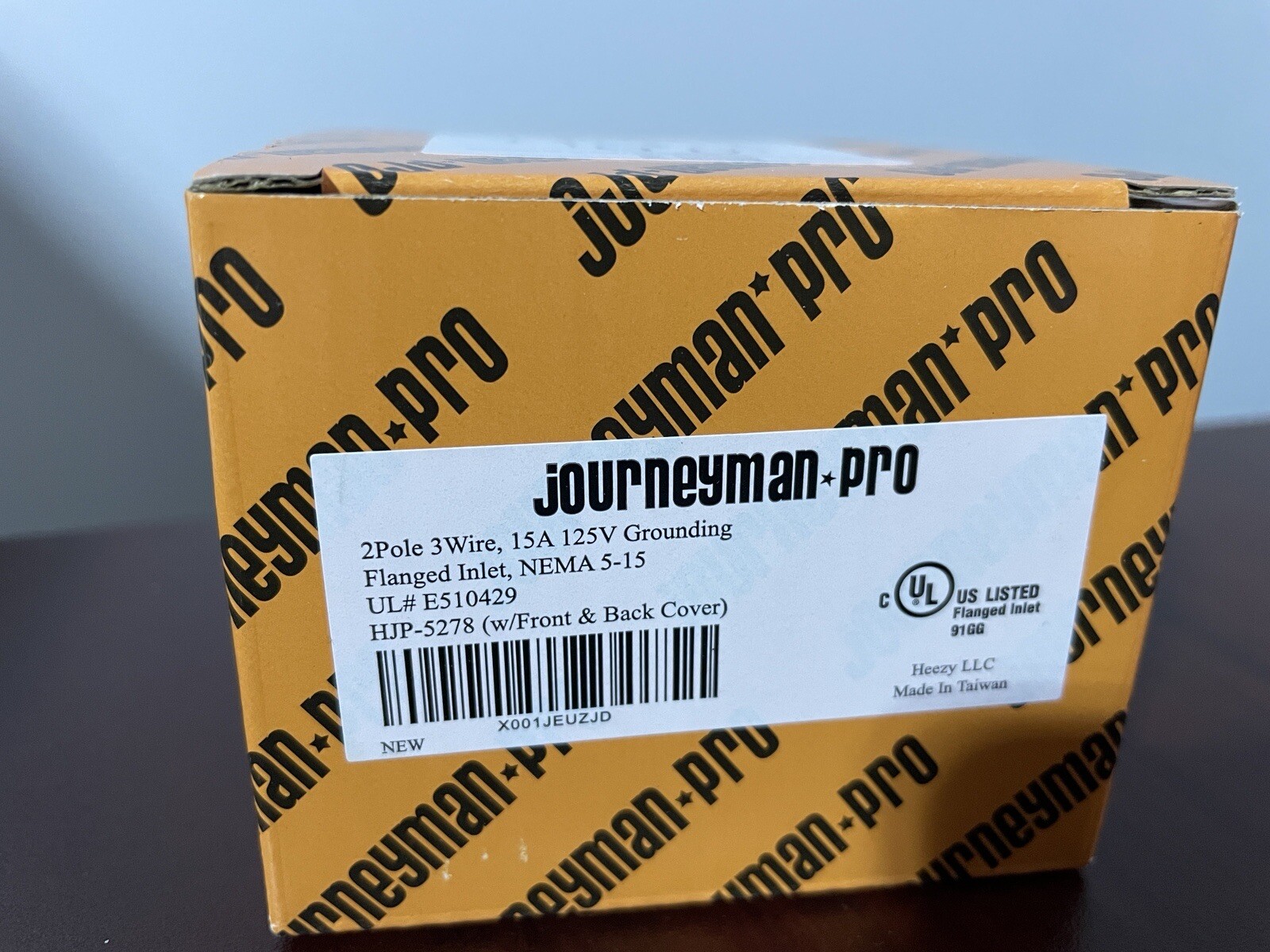 Journeyman-Pro 3 Wire 15A 125V Grounding Lighted Plug HJP-515PV-LIT