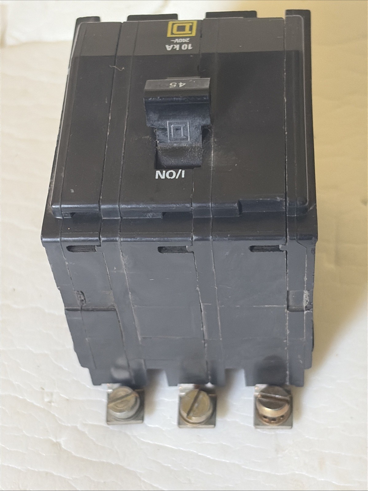 Square D QOB345 45A 3-Pole 240V Bolt-On Circuit Breaker Trip Indicator 10k New