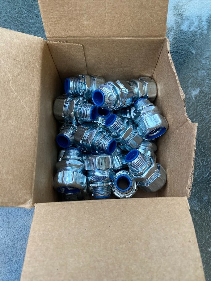 NIB (20) Thomas & Betts 5332 1/2″ Liquiid-Tight Flexible Conduit Connectors