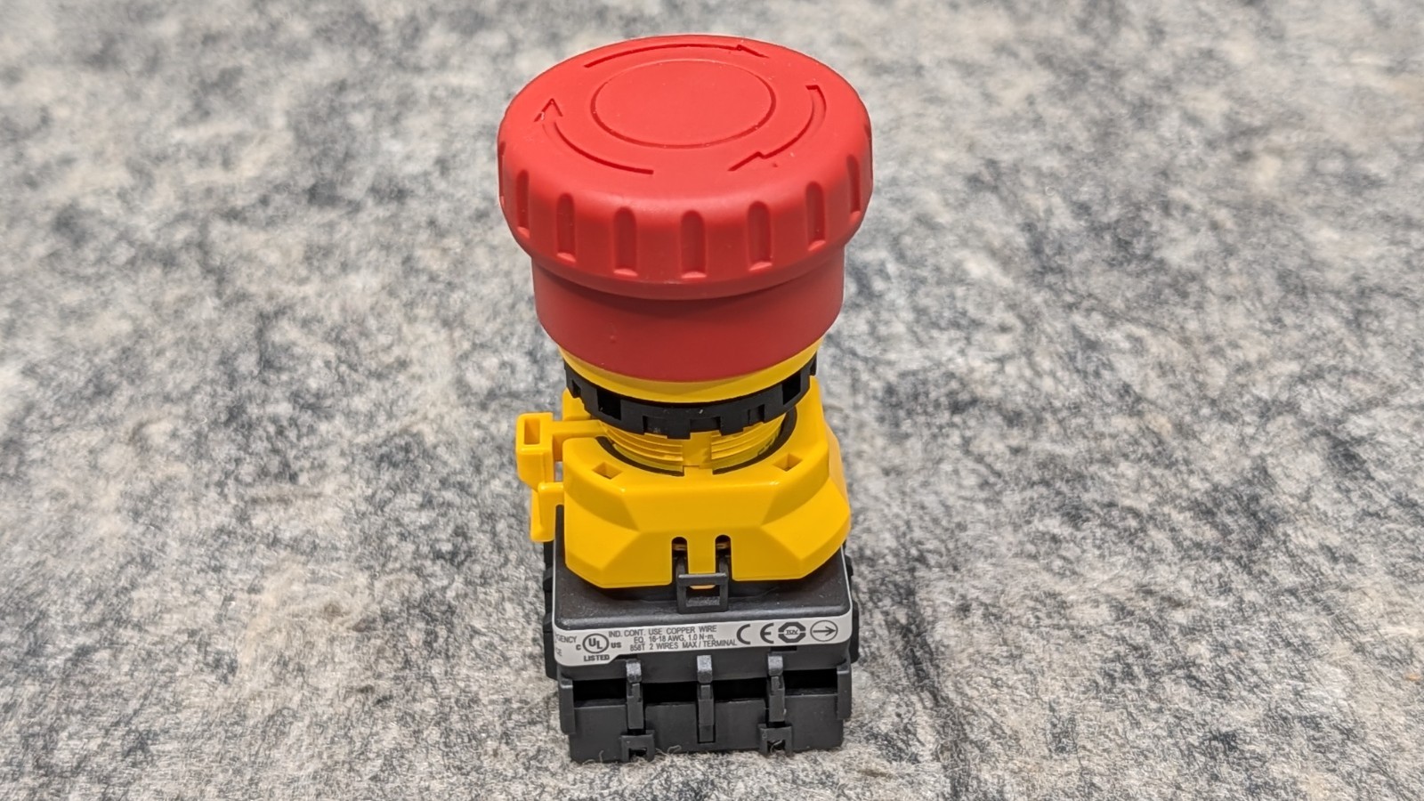 IDEC XW 22mm Estop XW1E-BV402MFR Emergency Stop Push Button 🔥New🔥