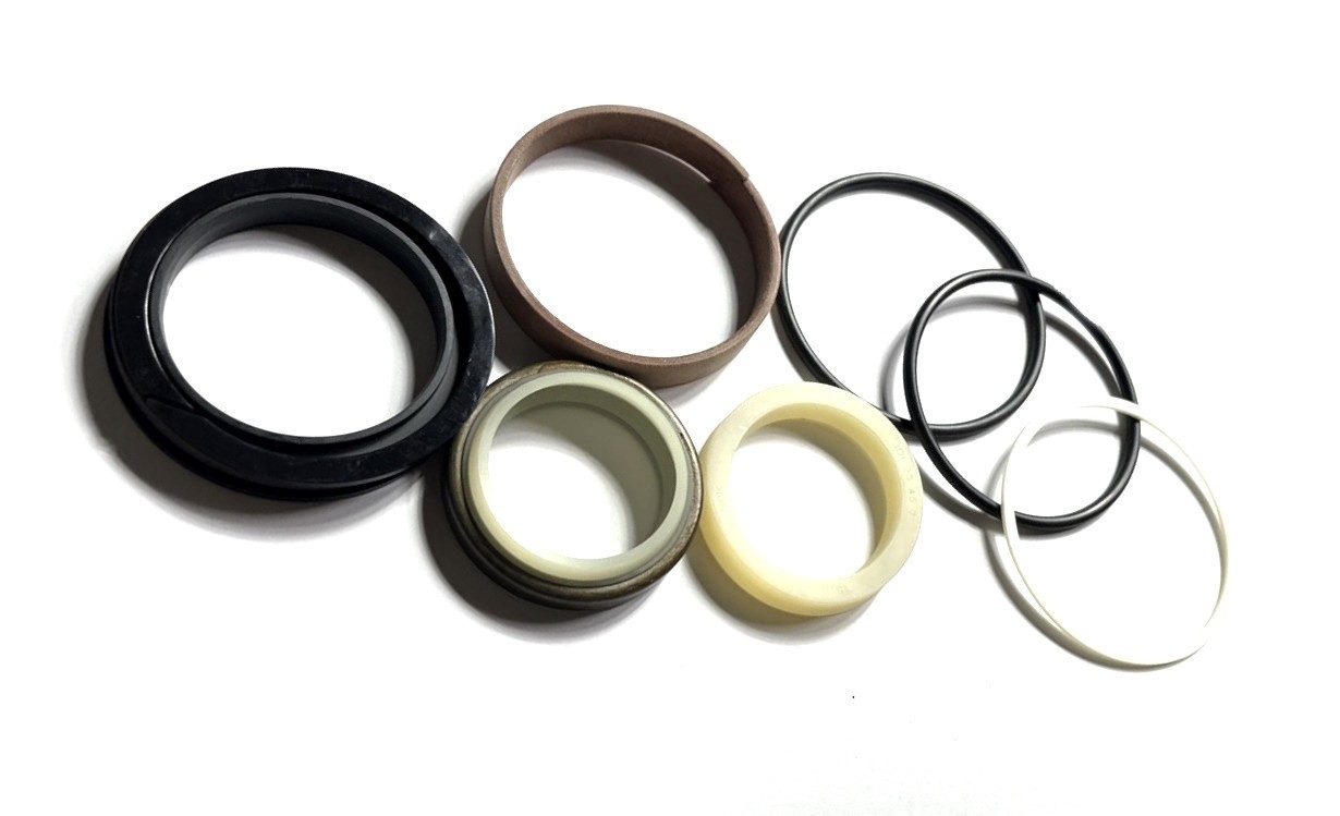 [Generic] Komatsu PC10-5 (7001～) Boom Cylinder Seal Kit. (with ring) –